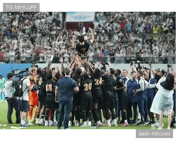 热刺主场氛围空前高涨 球迷为孙兴慜热情助威